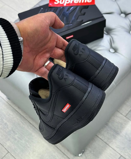 Nike Air Force 1 Triple Black Supreme