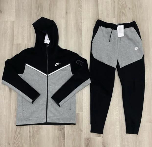 Nike Tech Fleece Panda