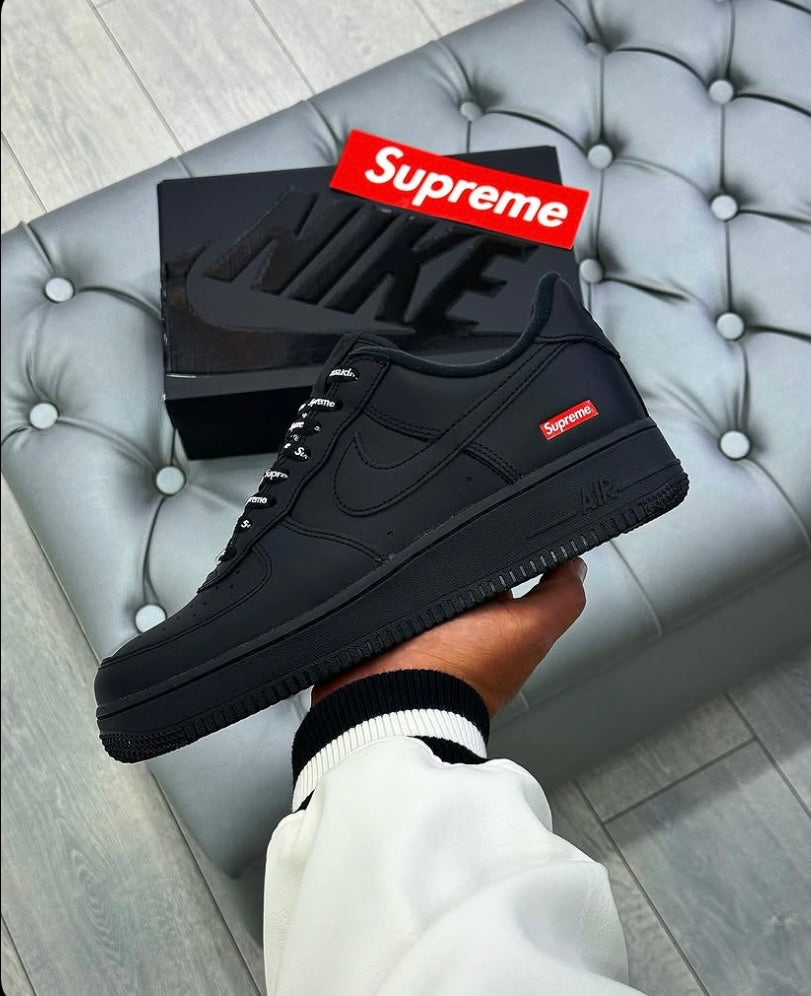 Nike Air Force 1 Triple Black Supreme