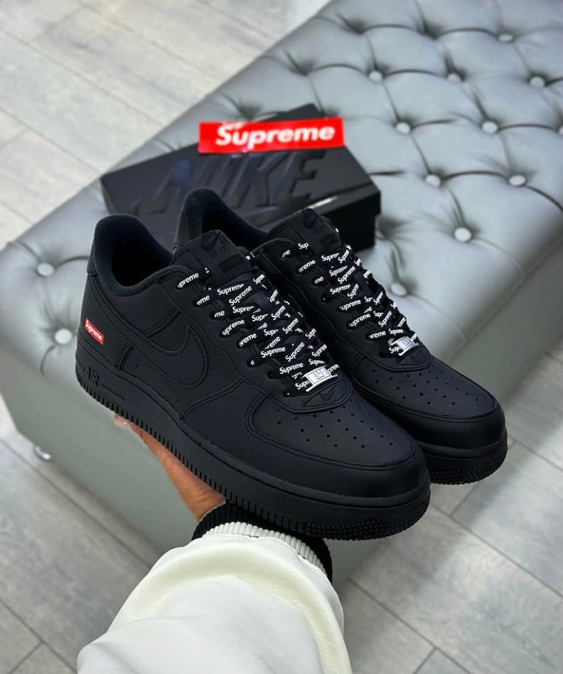 Nike Air Force 1 Triple Black Supreme
