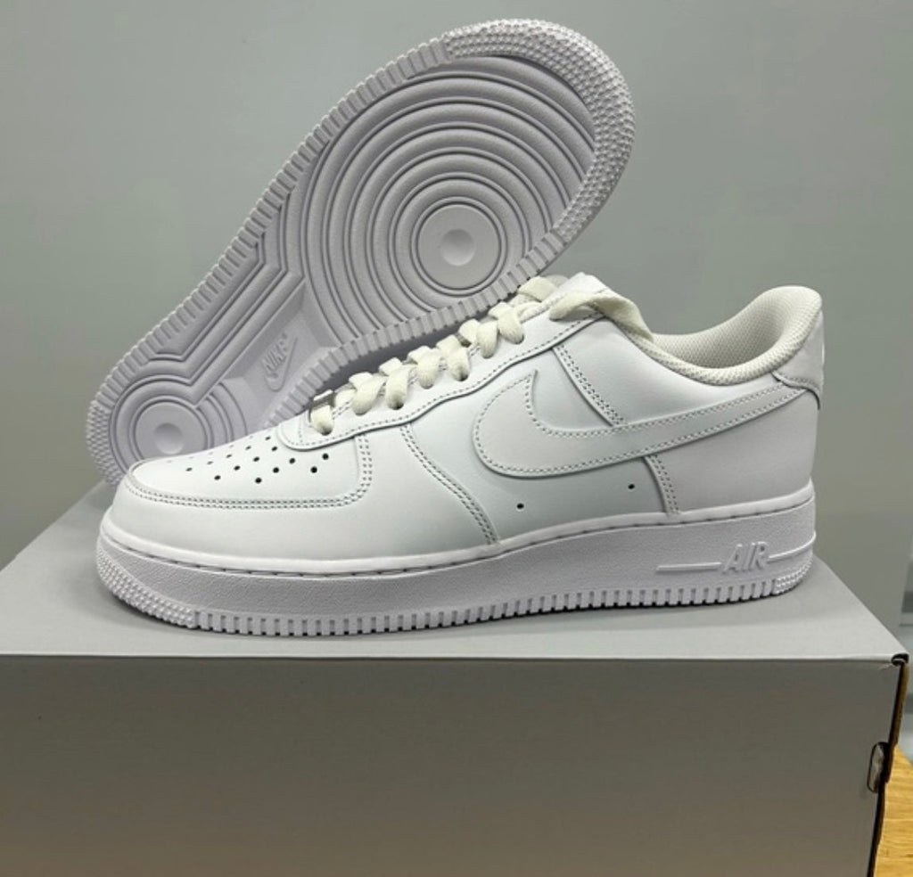 Nike Air Force 1 Triple White