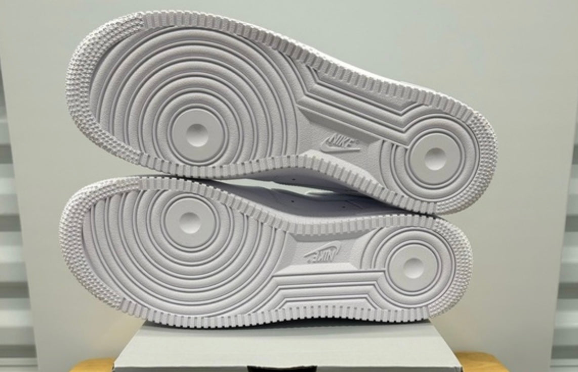 Nike Air Force 1 Triple White