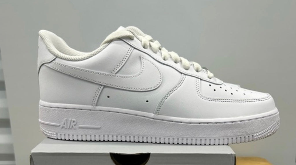 Nike Air Force 1 Triple White