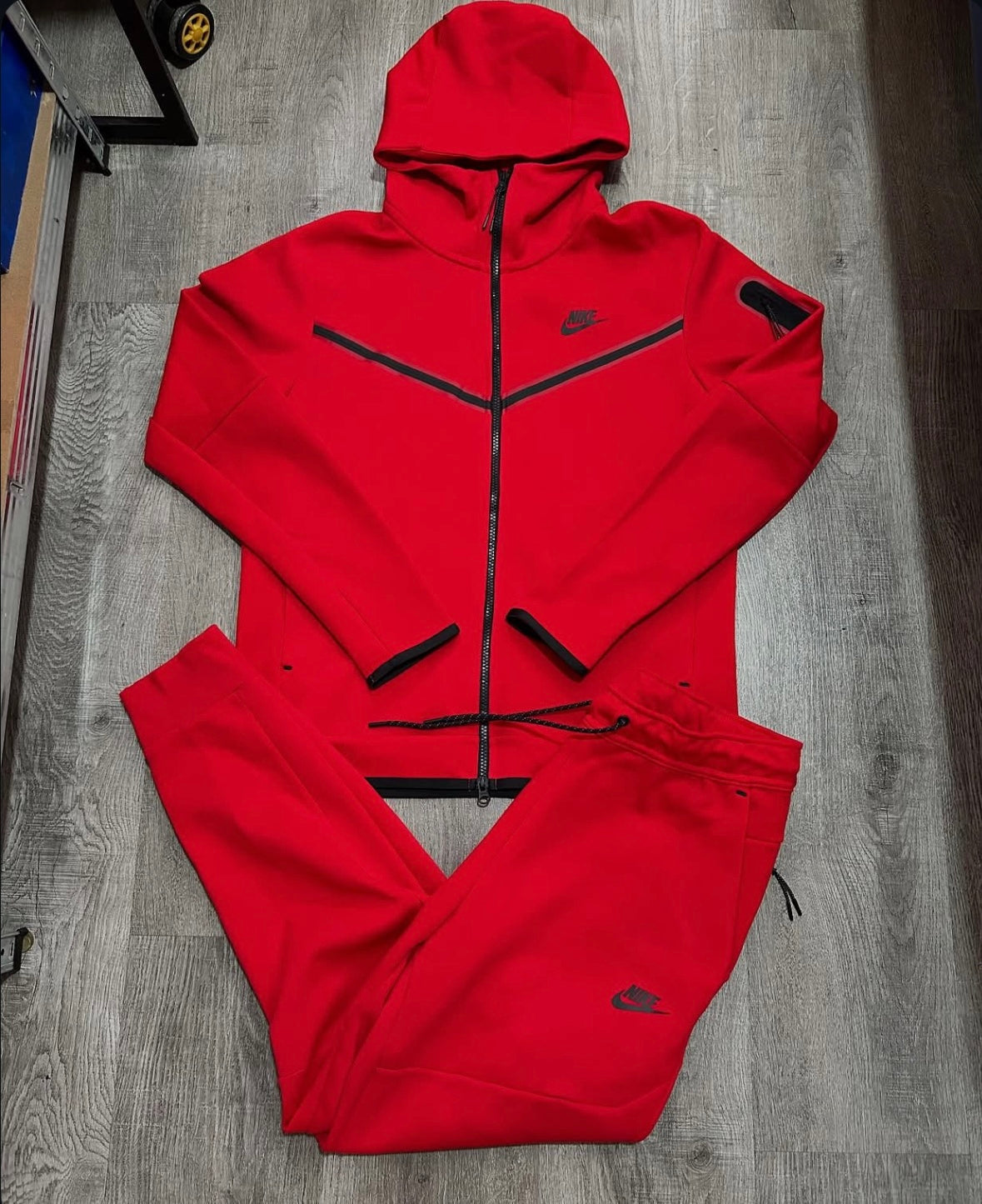 Nike Tech Fleece Red