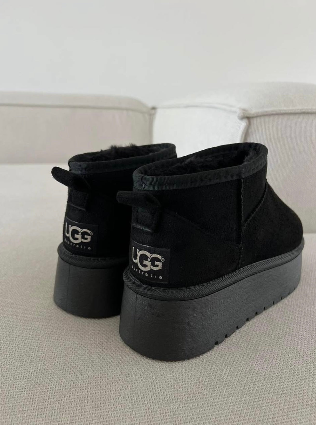 UGG Classic Ultra Platform Fekete