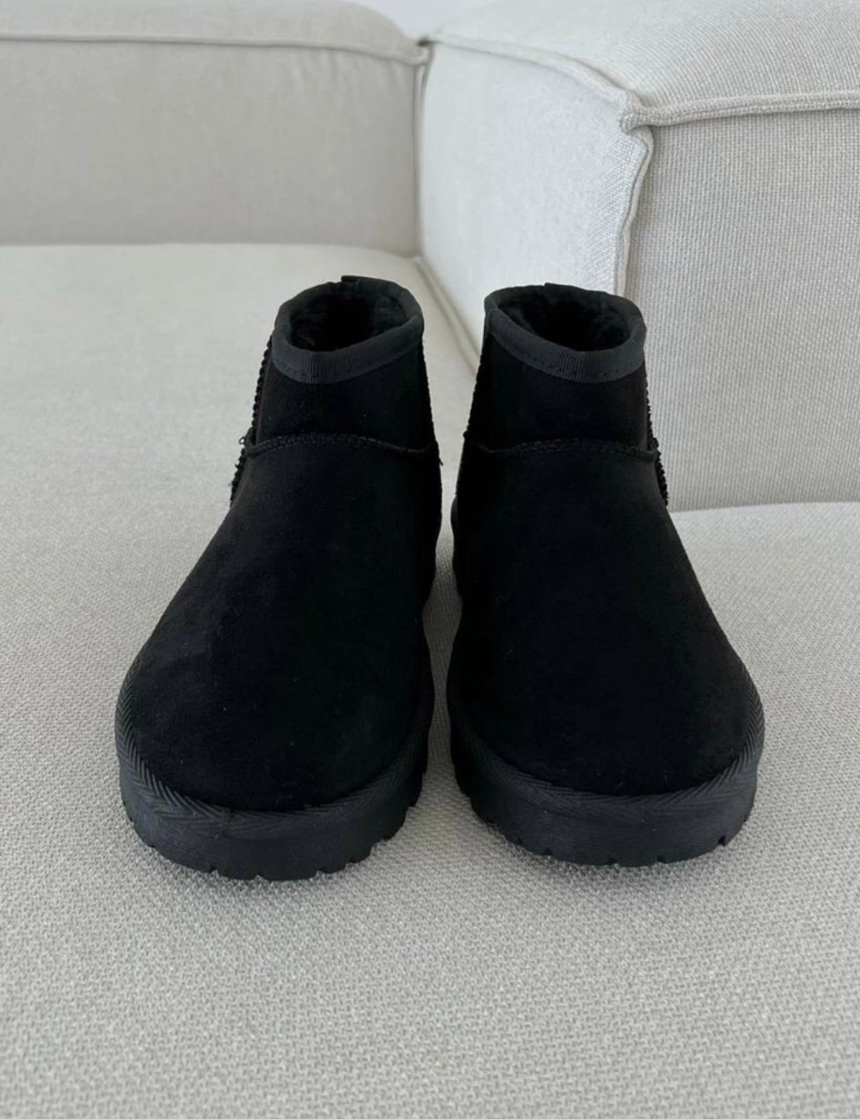 UGG Classic Ultra Mini Fekete