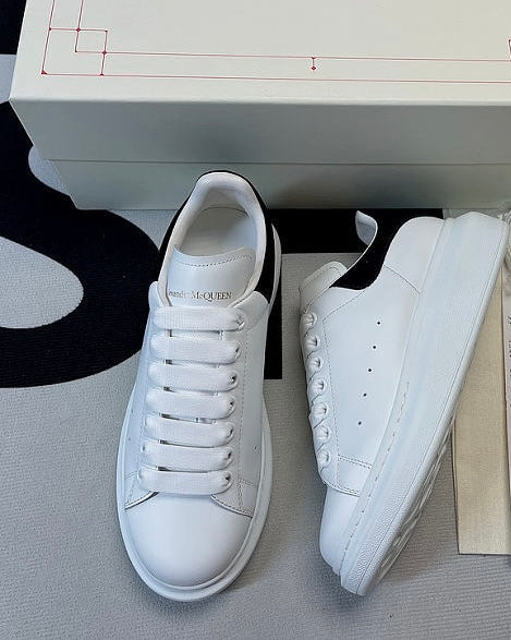 Alexander McQueen Fehér Fekete